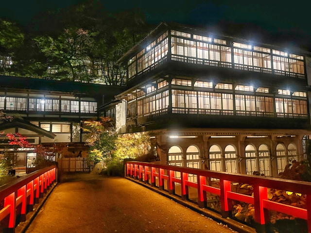 夜の積善館